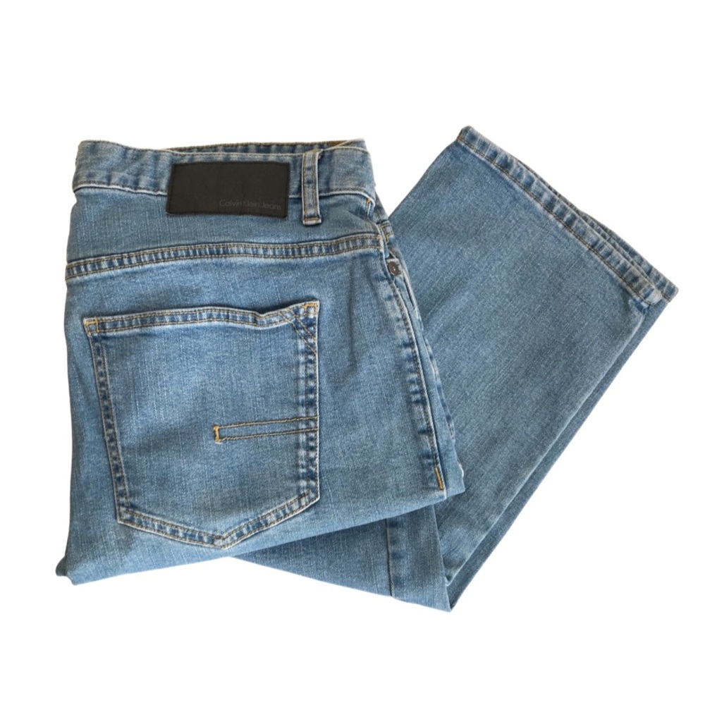 Men’s Light Wash Calvin Klein Straight Leg Jeans Size 32 C4